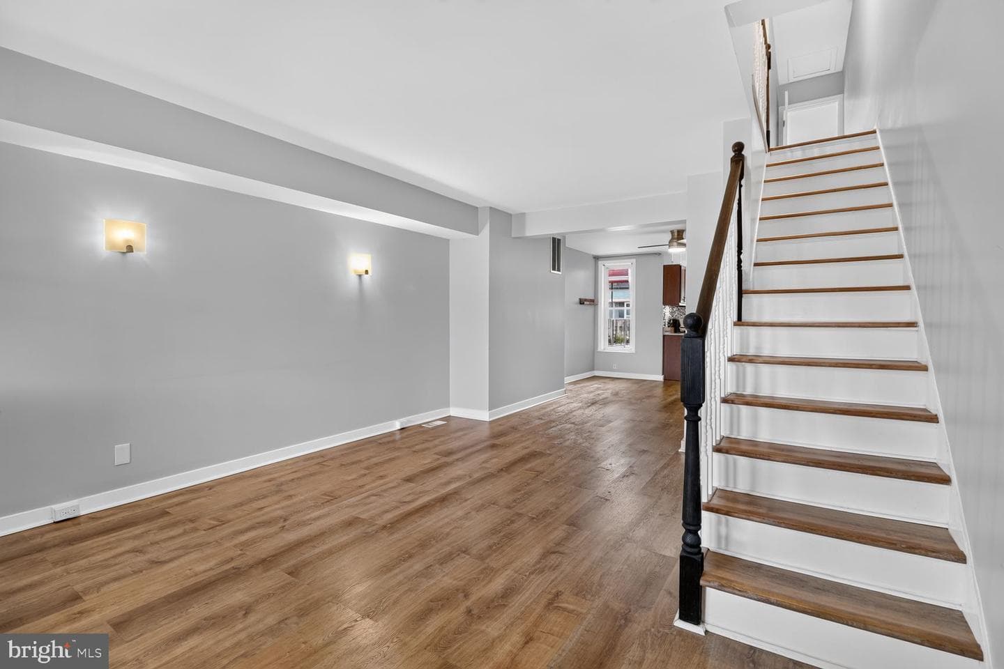 1405 W 37th Street photo 3