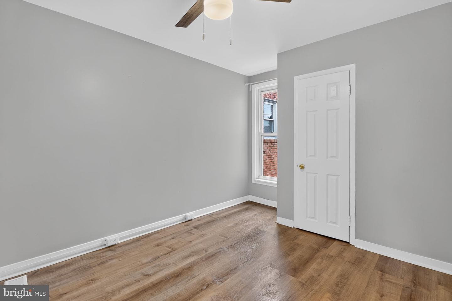 1405 W 37th Street photo 35