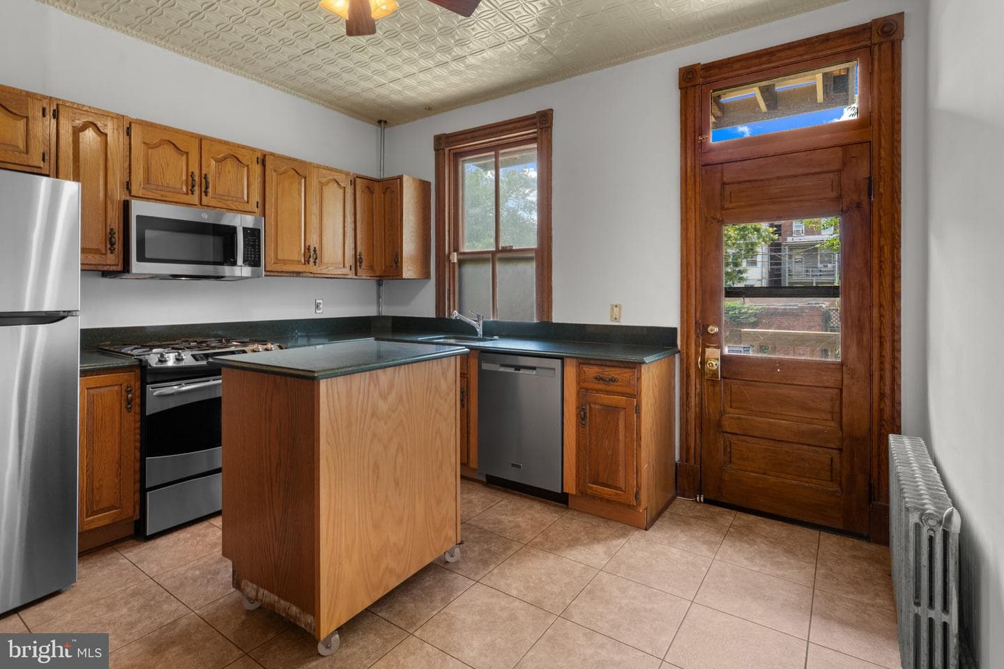 2922 Guilford Avenue photo 12