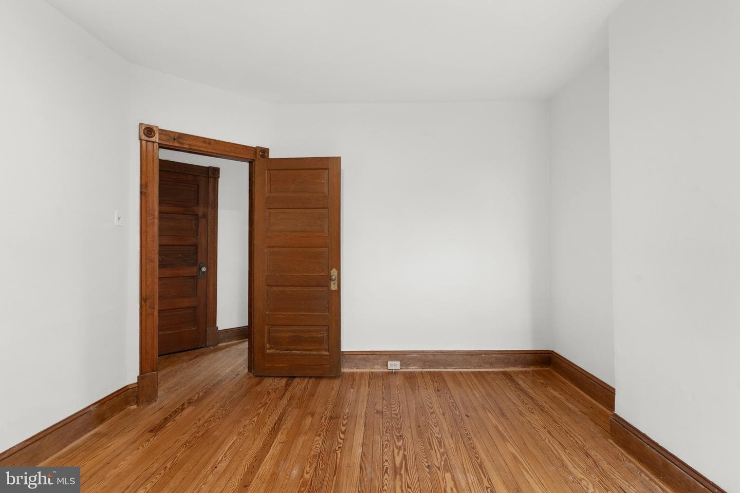 2922 Guilford Avenue photo 23