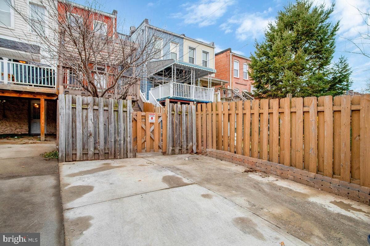 729 Grundy Street photo 35