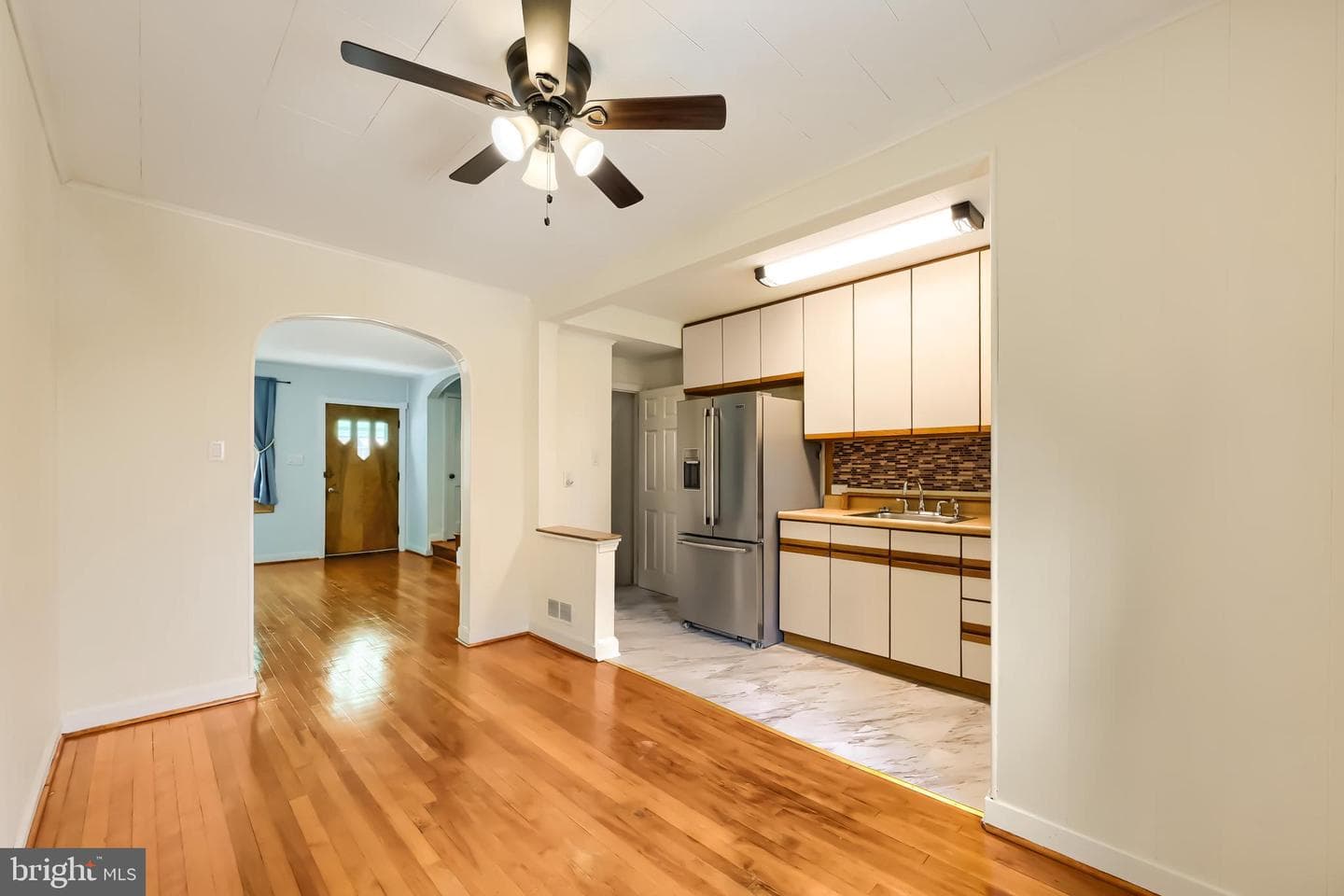 1214 Anglesea Street photo 10