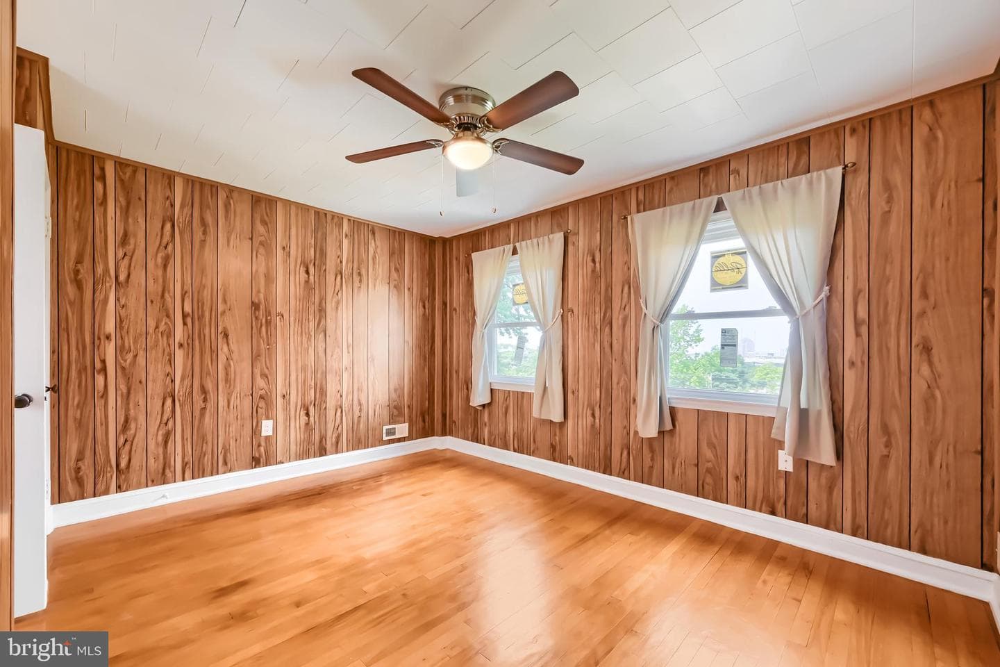 1214 Anglesea Street photo 17