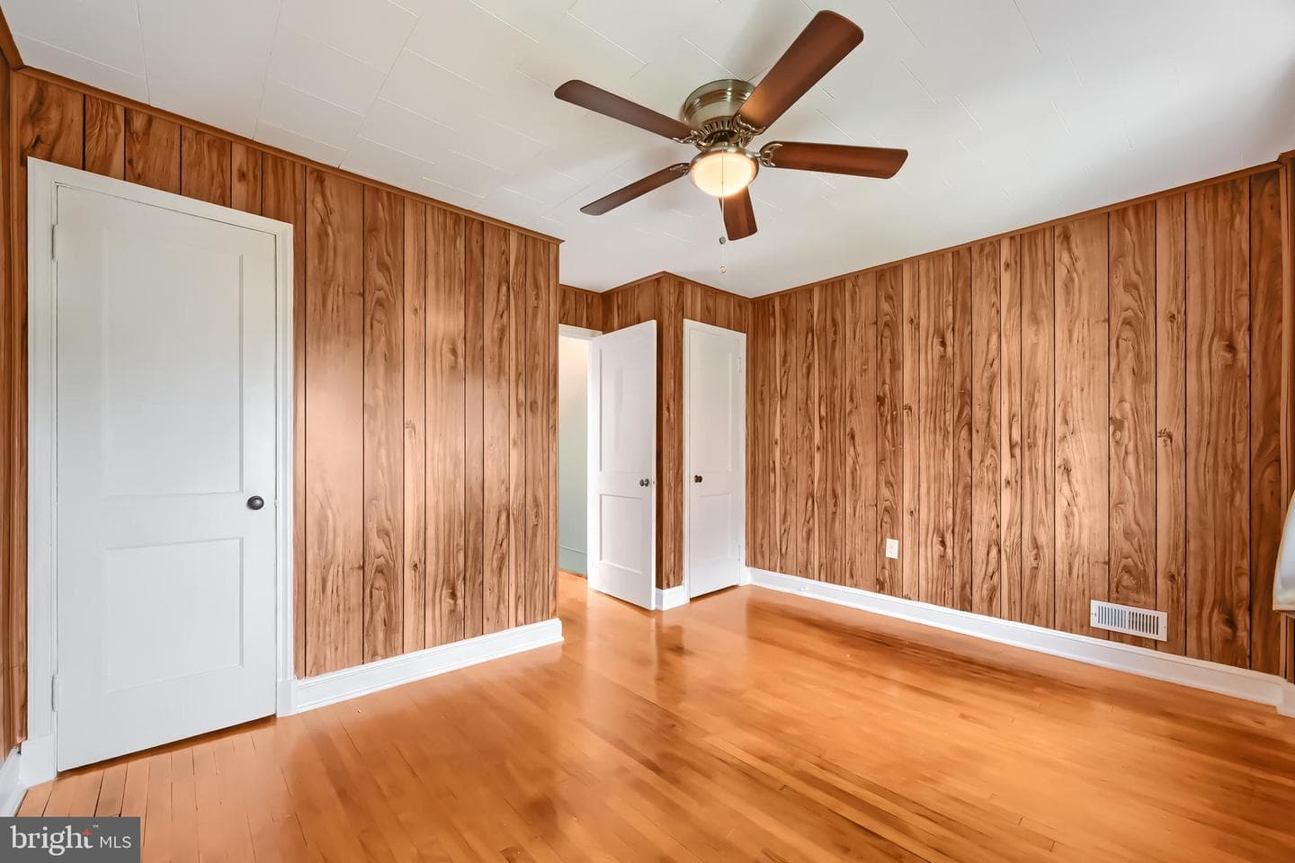 1214 Anglesea Street photo 18