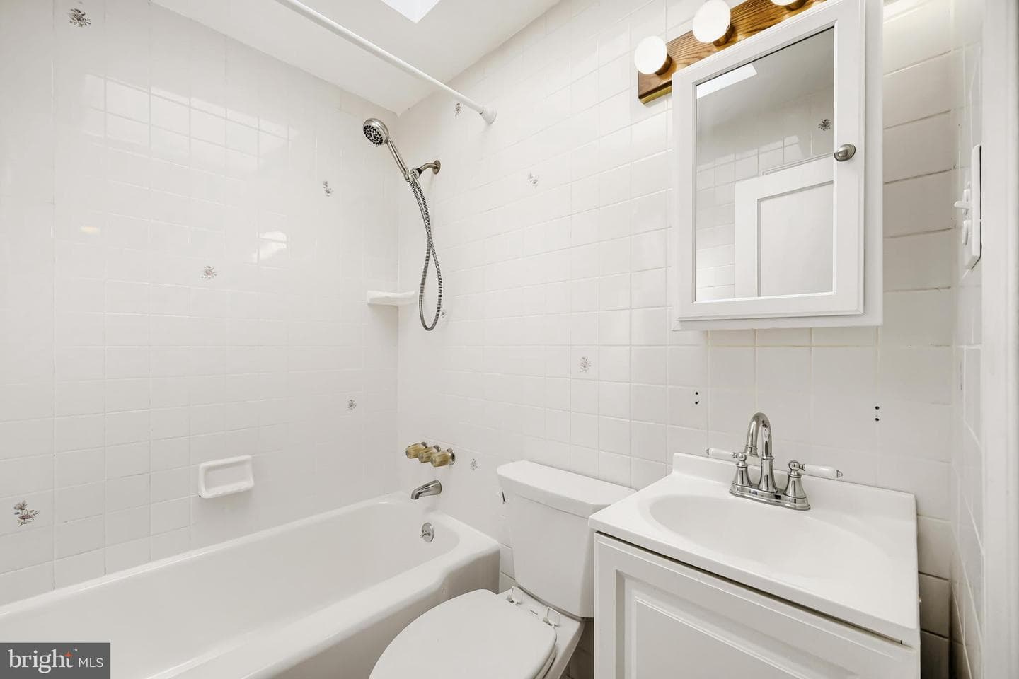 1214 Anglesea Street photo 19