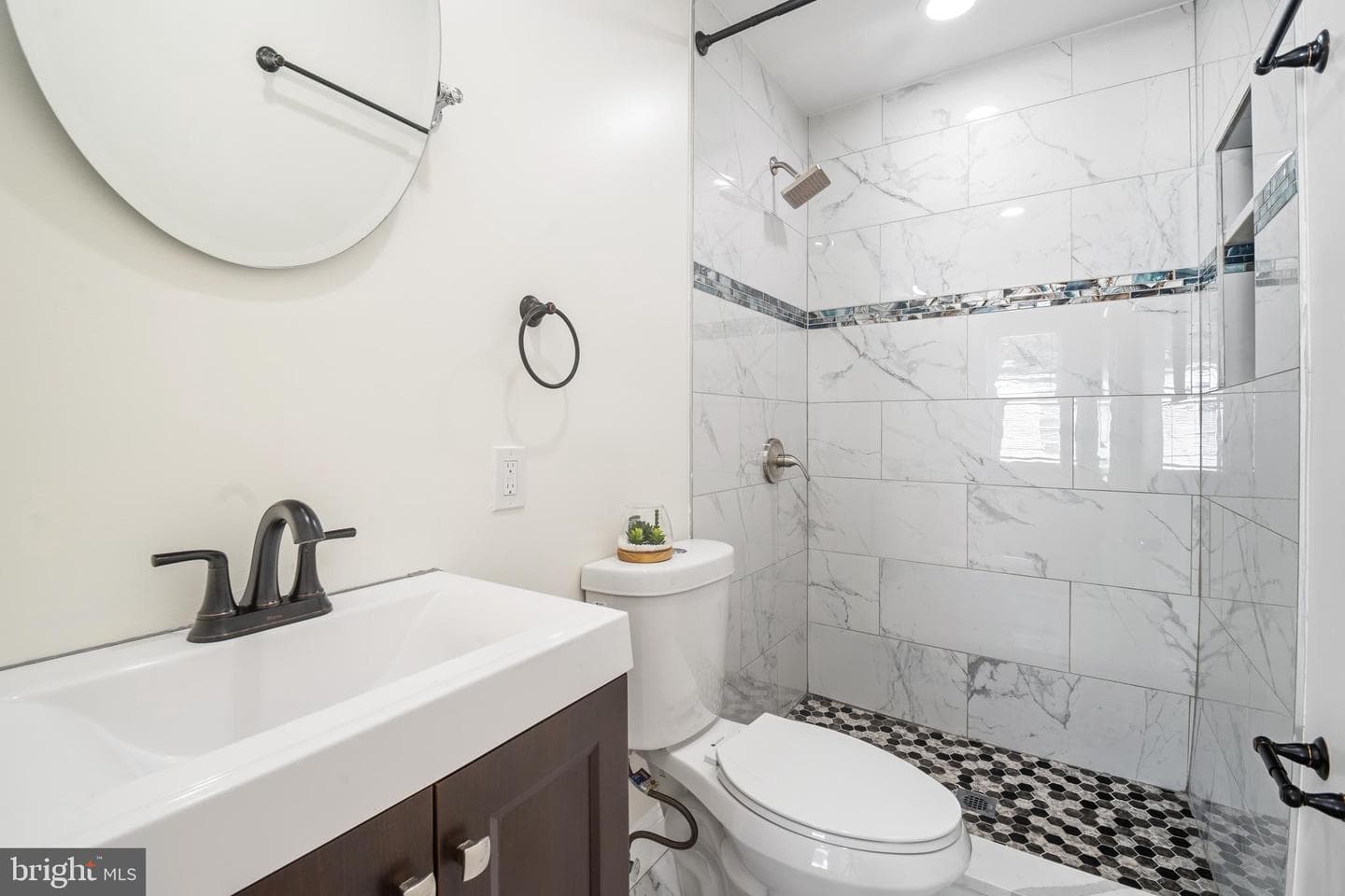 404 N Robinson Street photo 10
