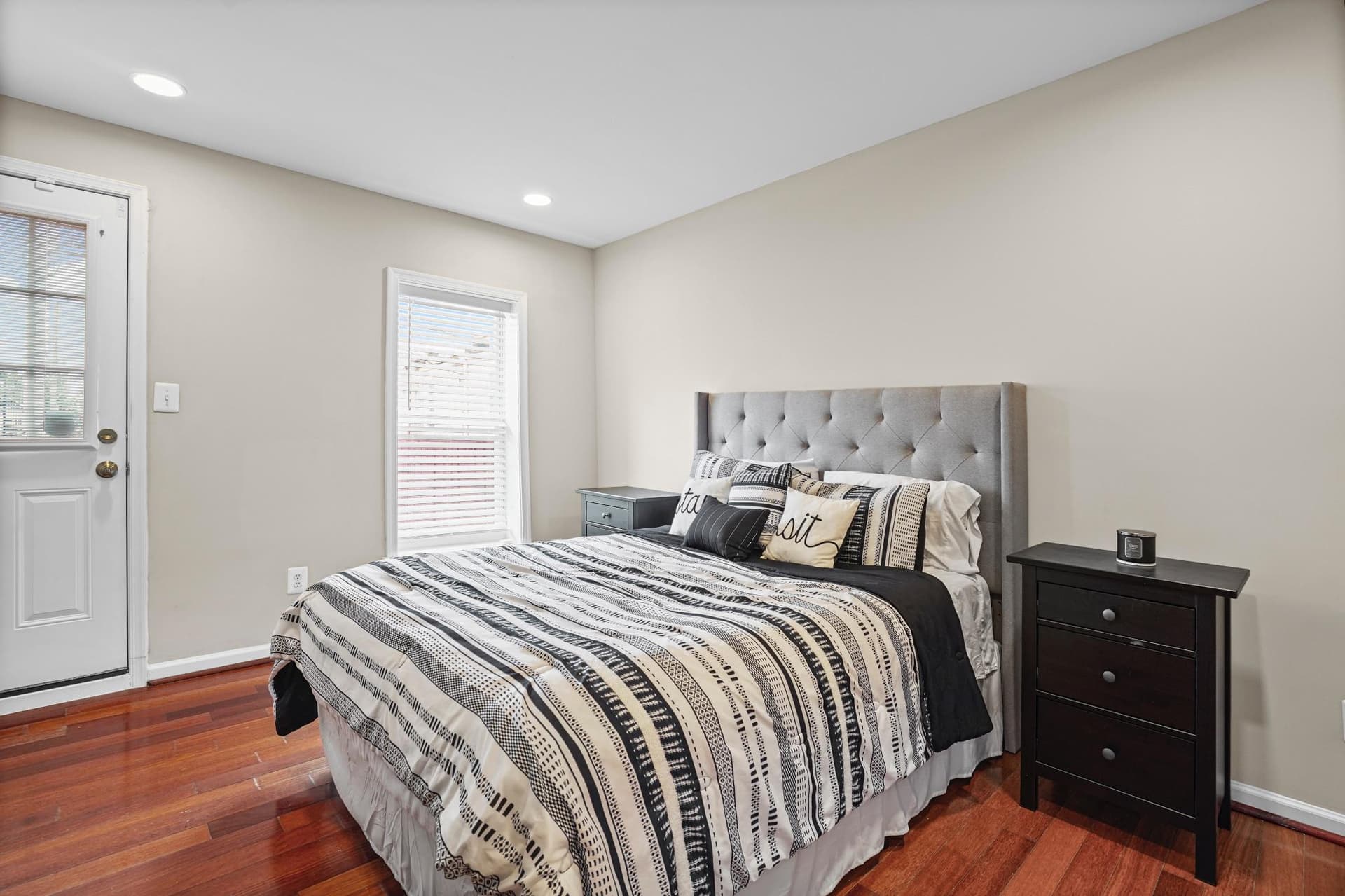 1411 W Ostend Street photo 23