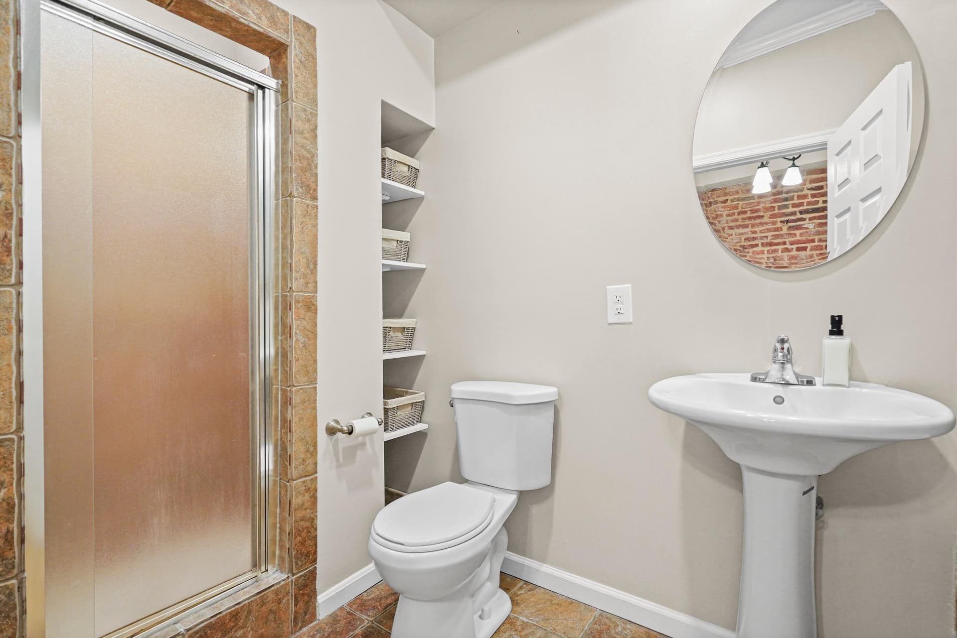 1411 W Ostend Street photo 28