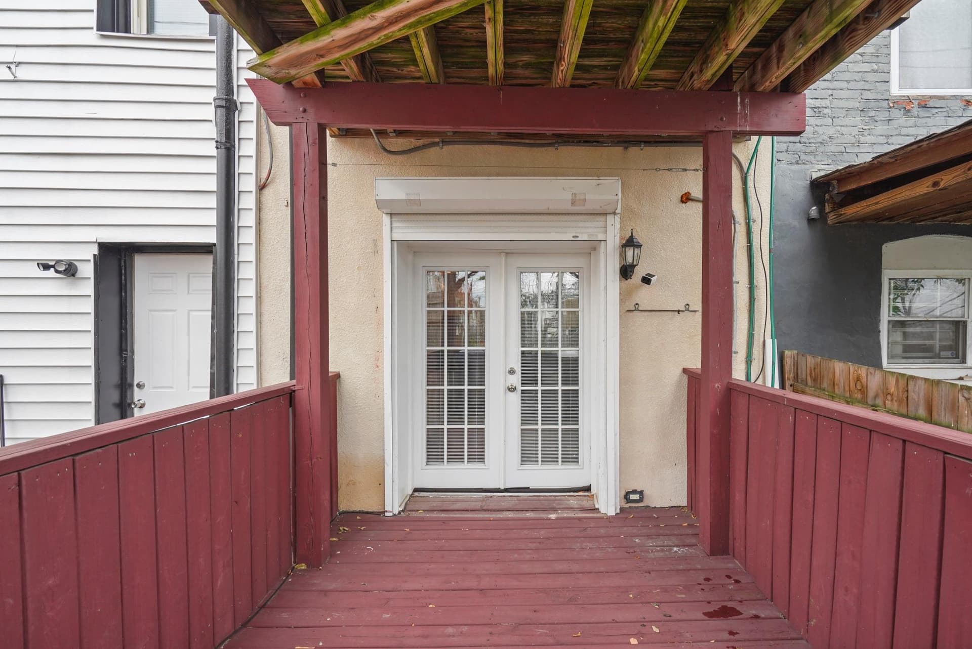 1411 W Ostend Street photo 33