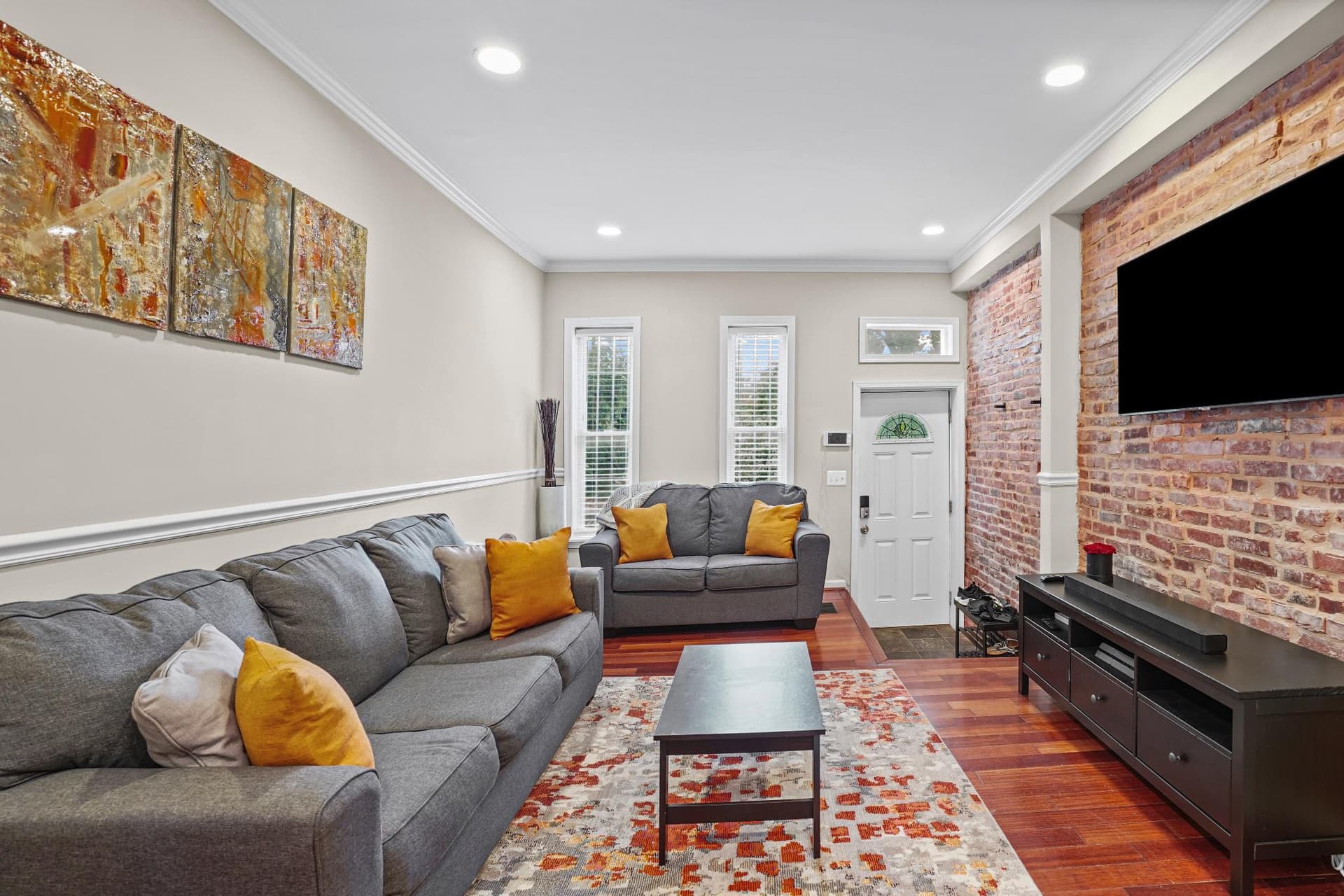 1411 W Ostend Street photo 7