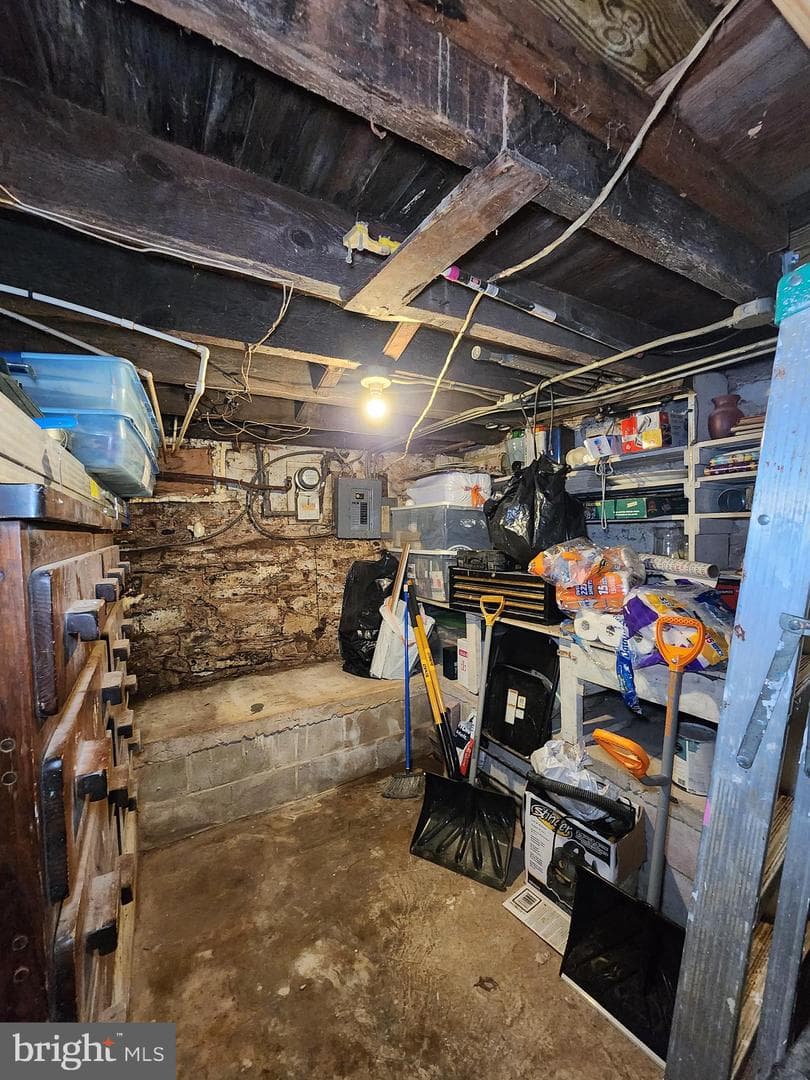 1333 Sargeant Street photo 59