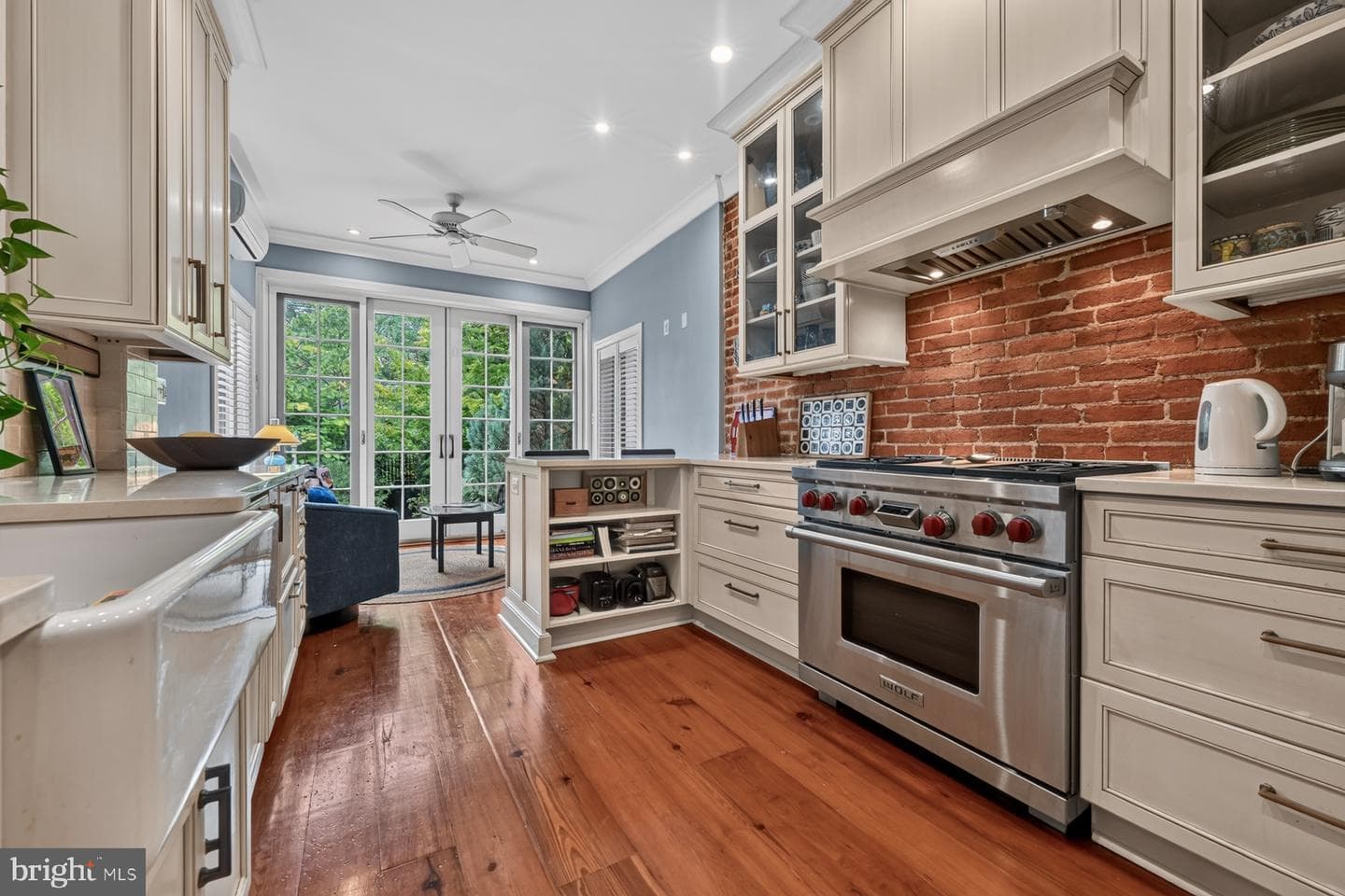 116 E Montgomery Street photo 4