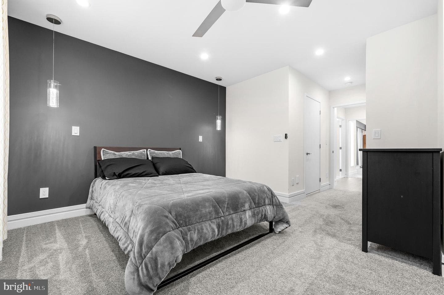 830 N Bond Street photo 22