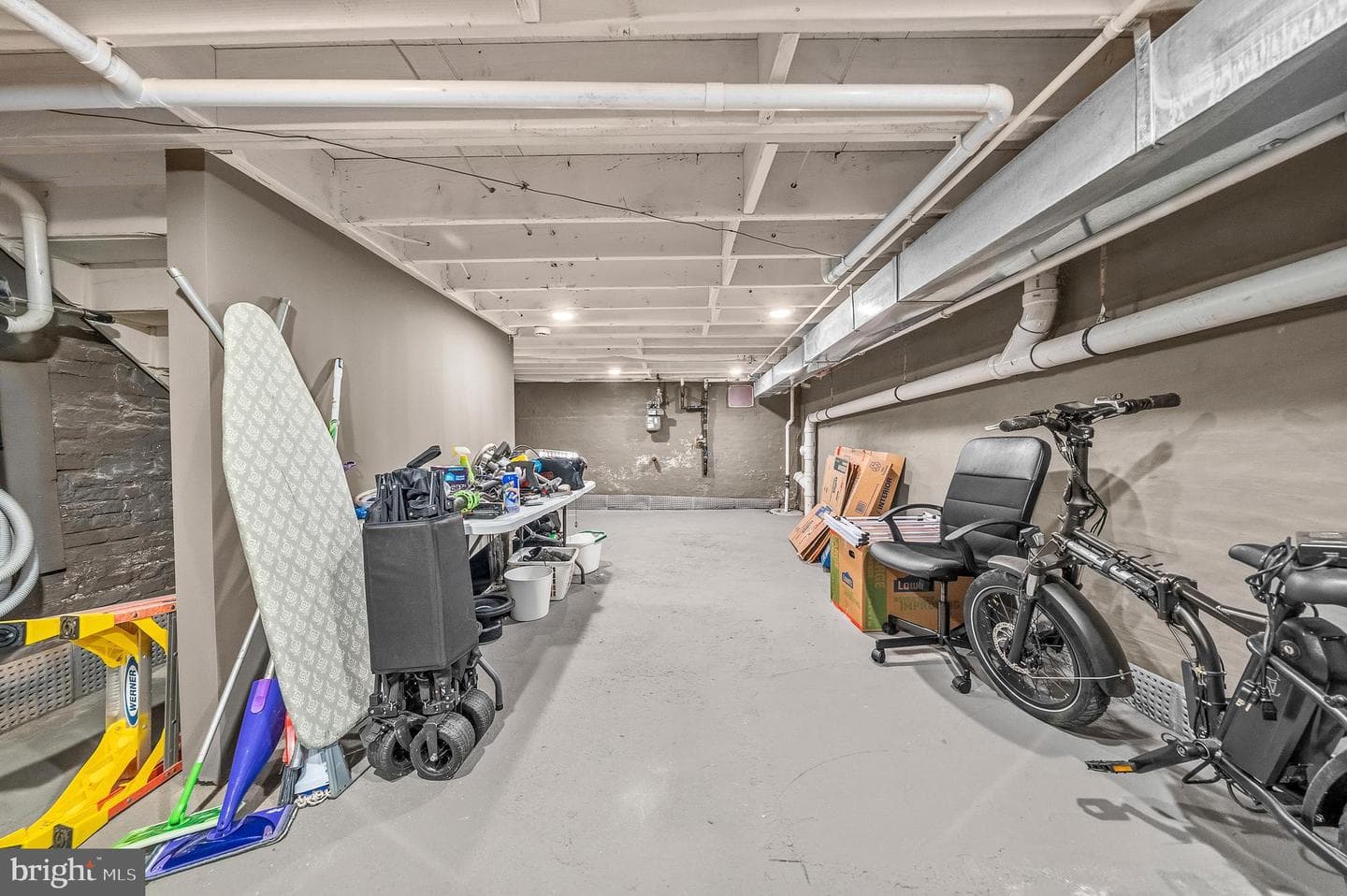 830 N Bond Street photo 33