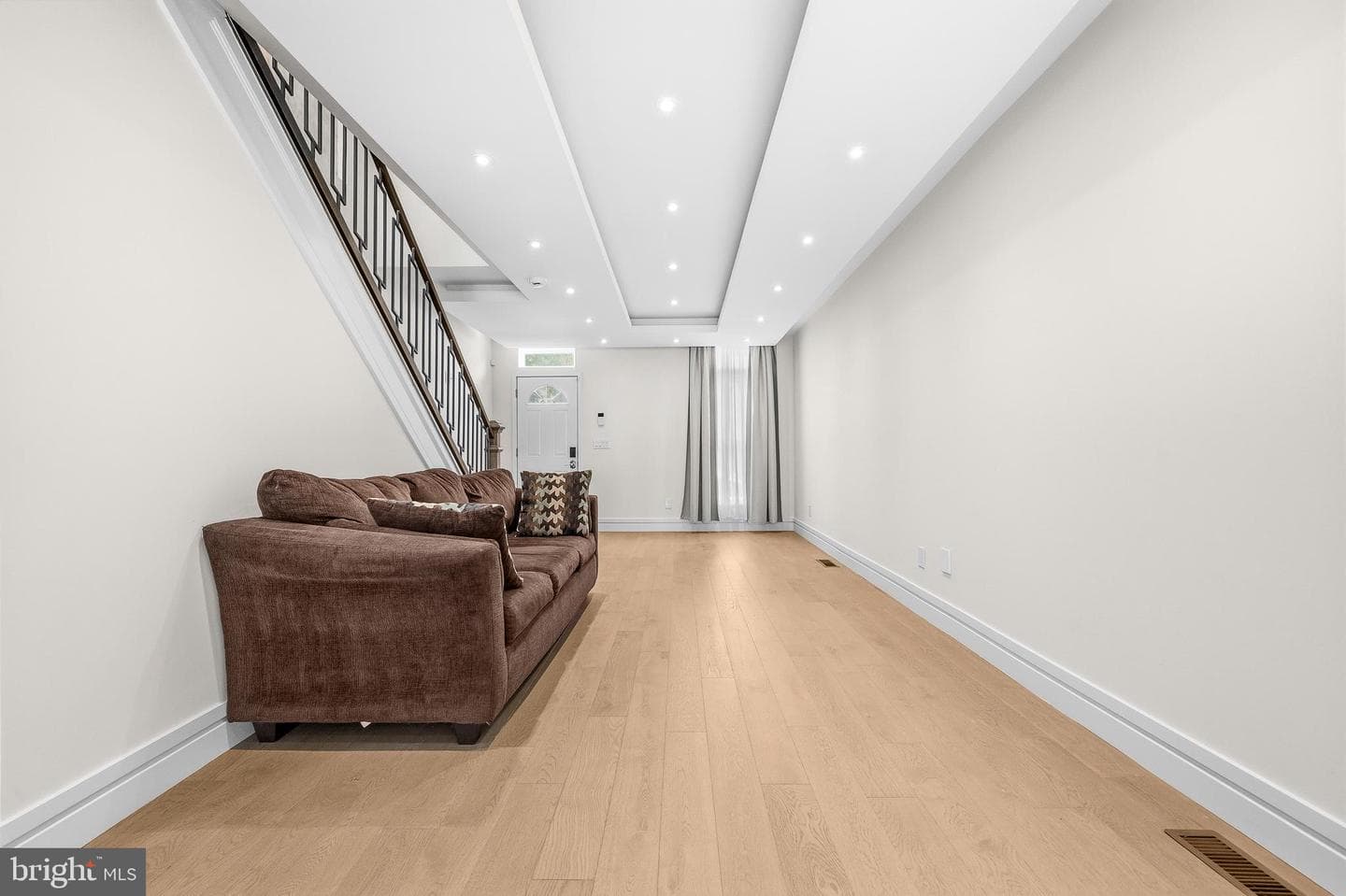 830 N Bond Street photo 5