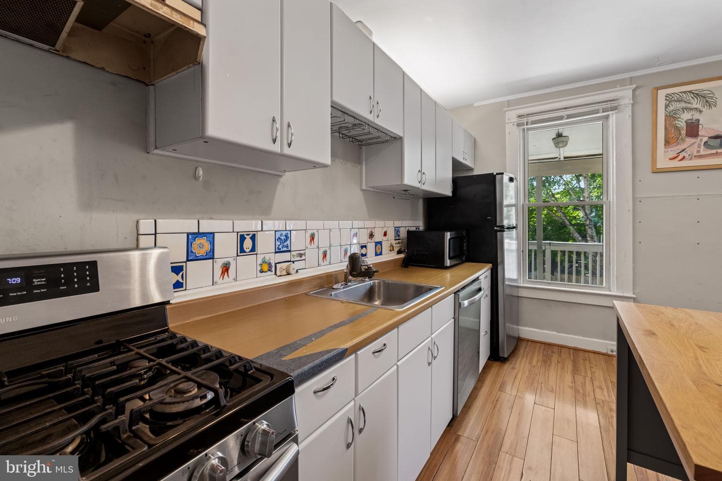 805 W 38th Street W photo 9