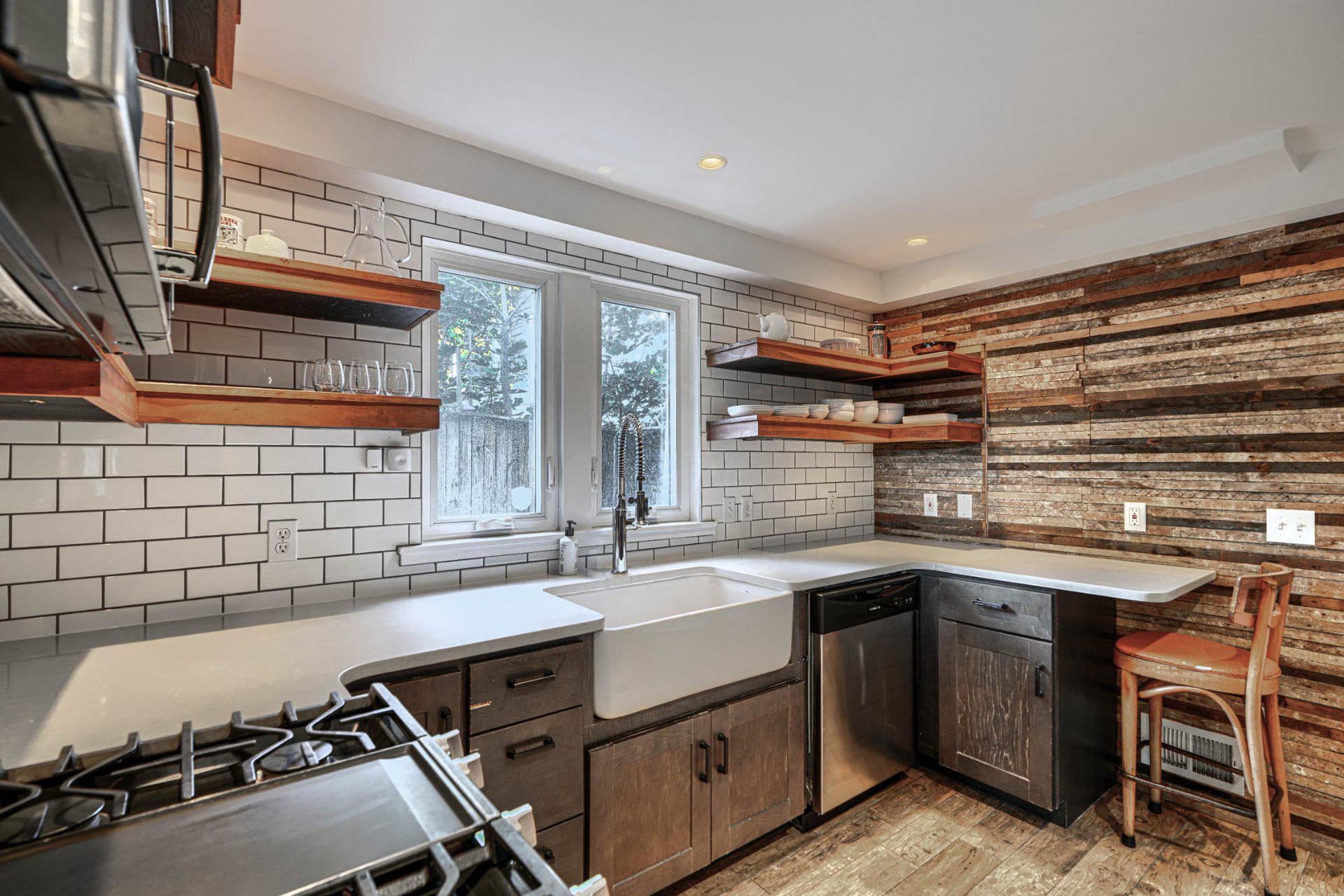 415 E 31st Street photo 16