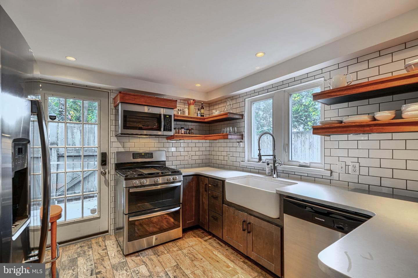415 E 31st Street photo 6