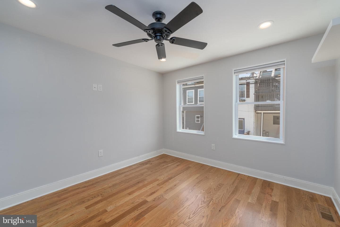 413 S Robinson Street photo 18