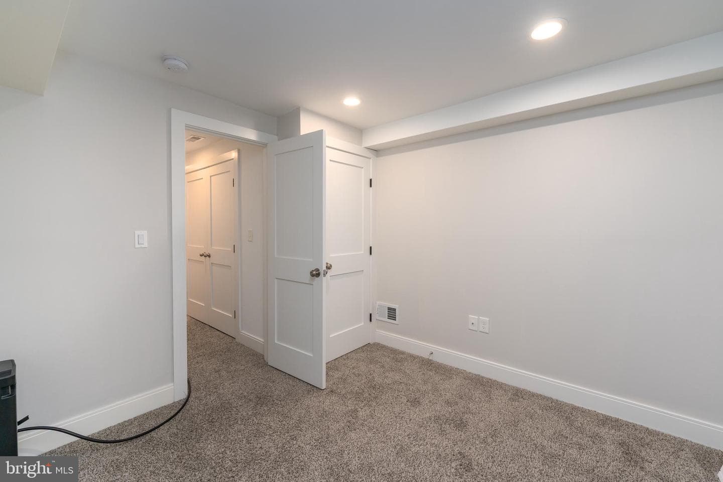 413 S Robinson Street photo 25