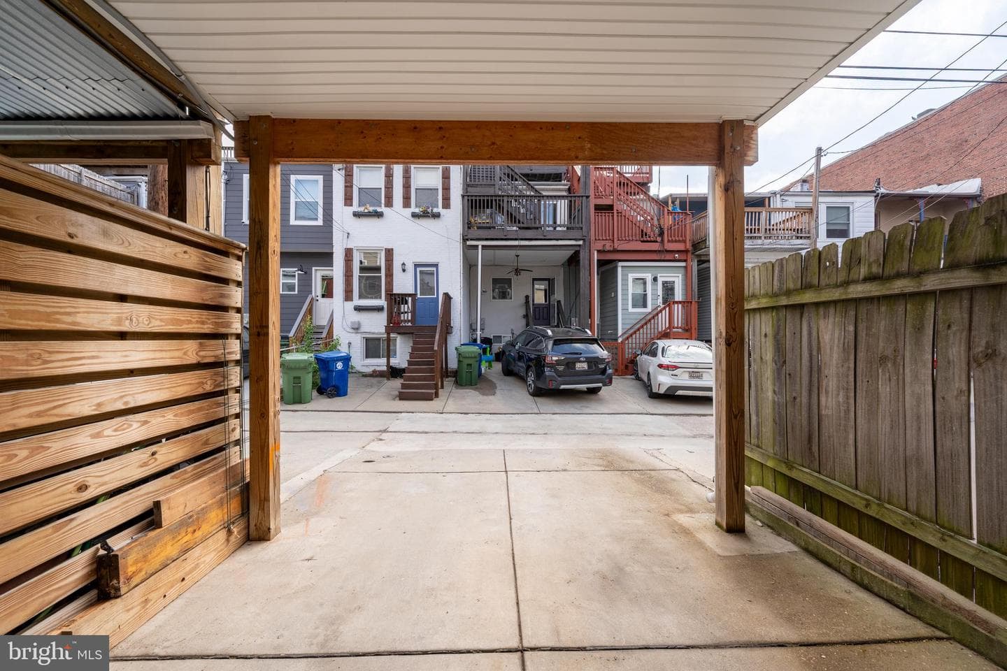 413 S Robinson Street photo 32