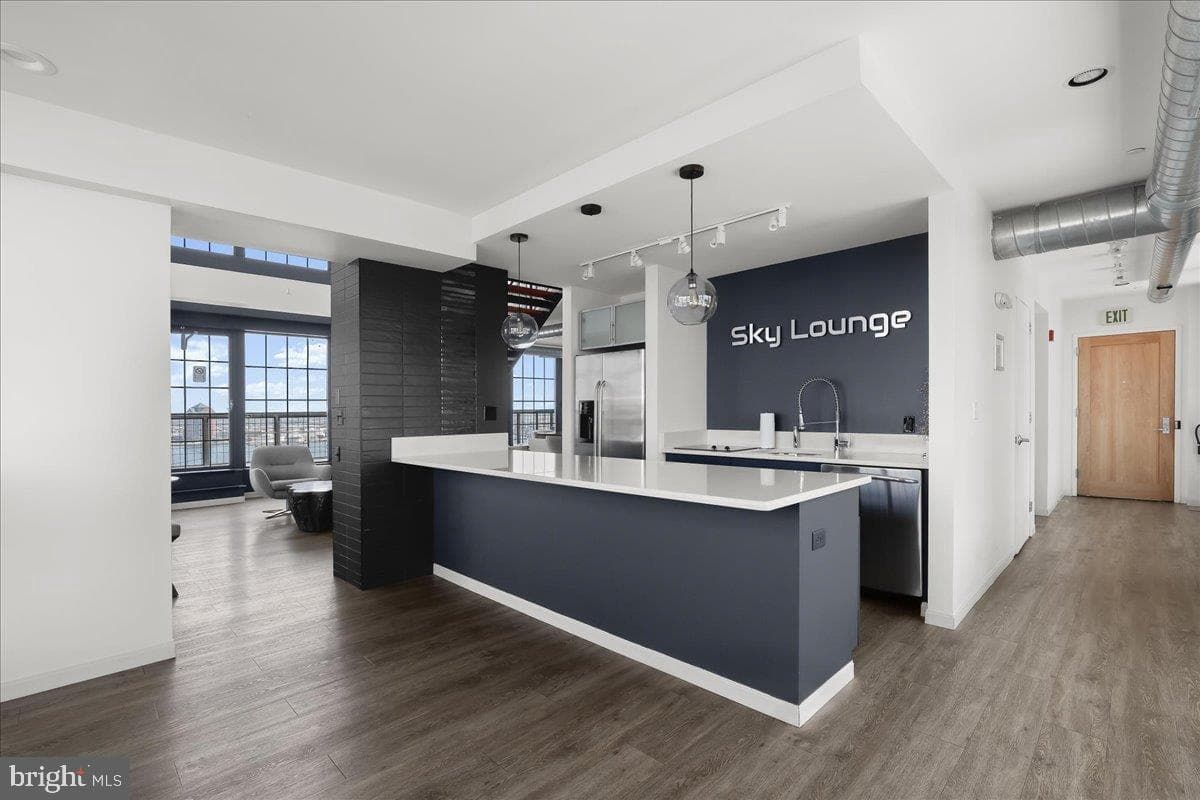 1200 Steuart Street #625 photo 53