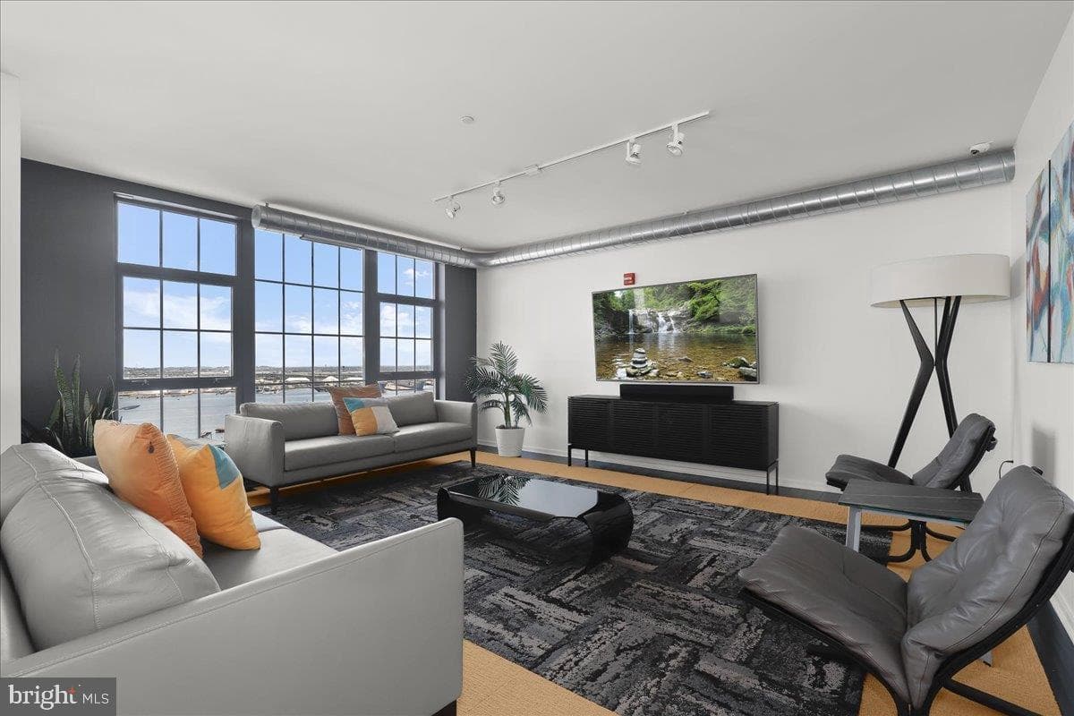 1200 Steuart Street #625 photo 62