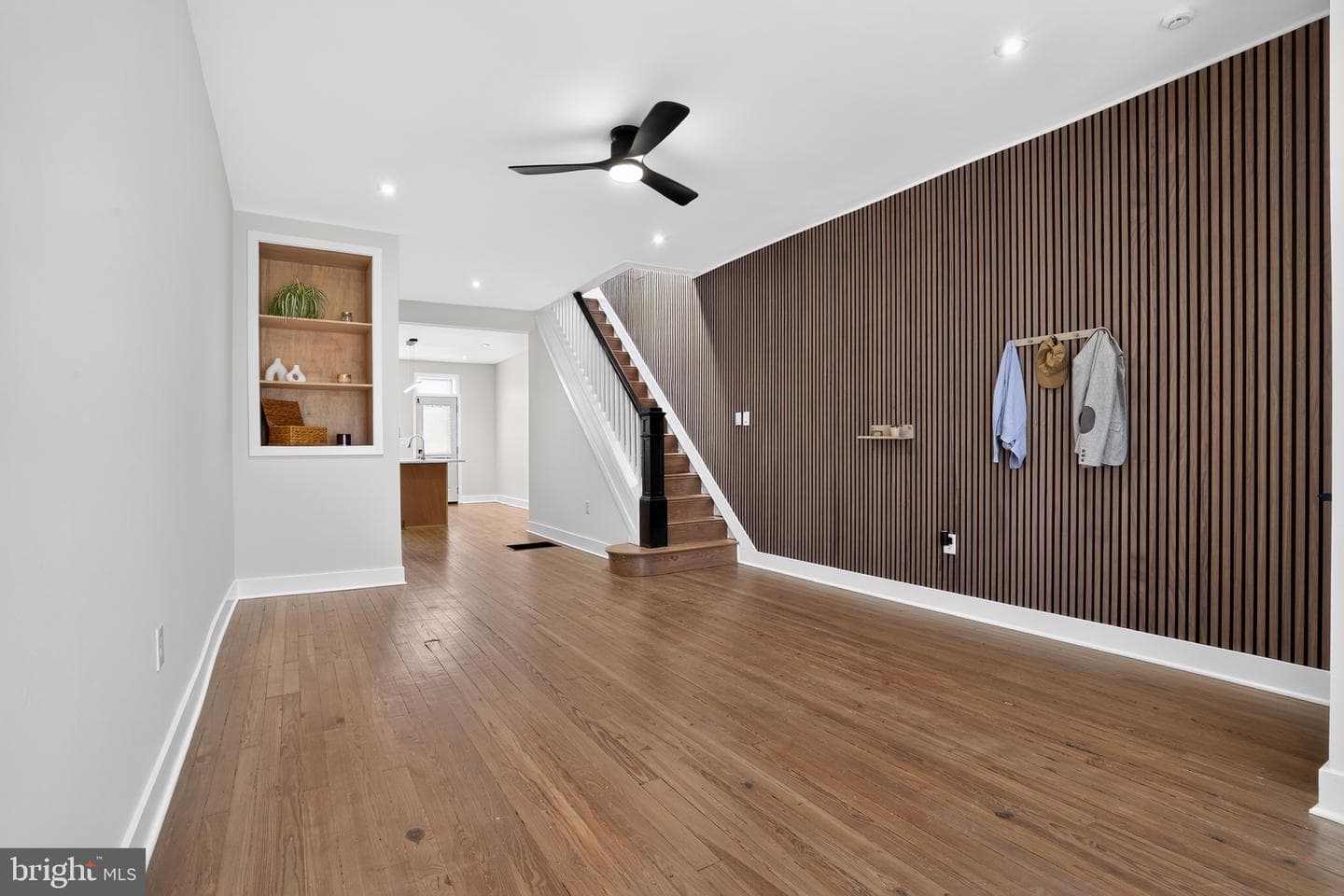 3815 Foster Avenue photo 11
