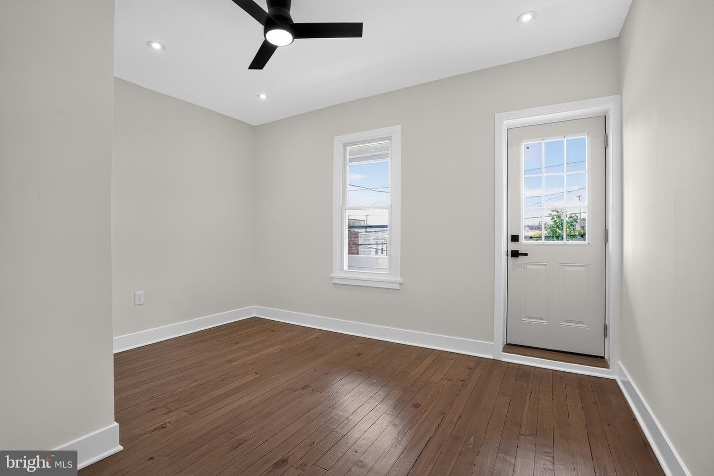 3815 Foster Avenue photo 20