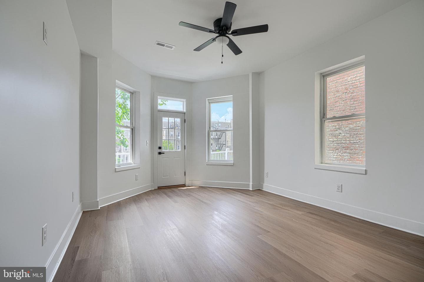 2118 Bolton Street photo 42