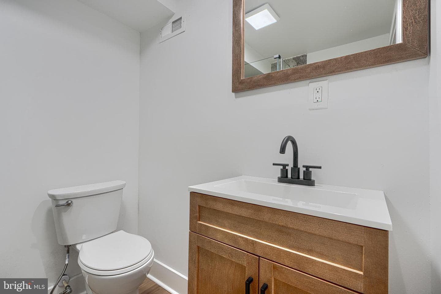 2118 Bolton Street photo 48
