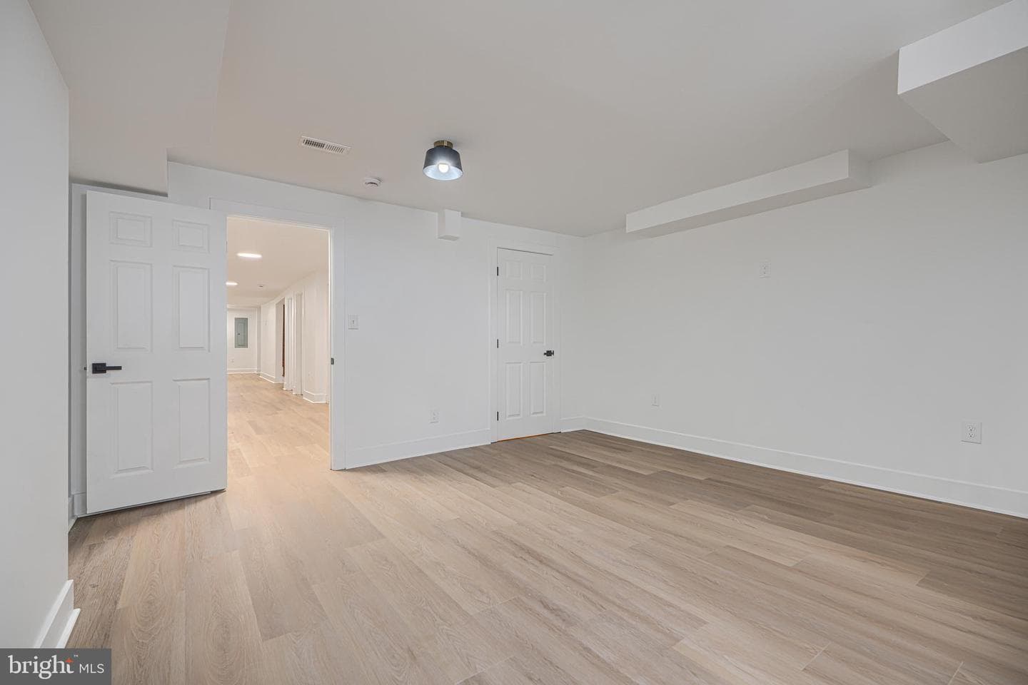 2118 Bolton Street photo 52