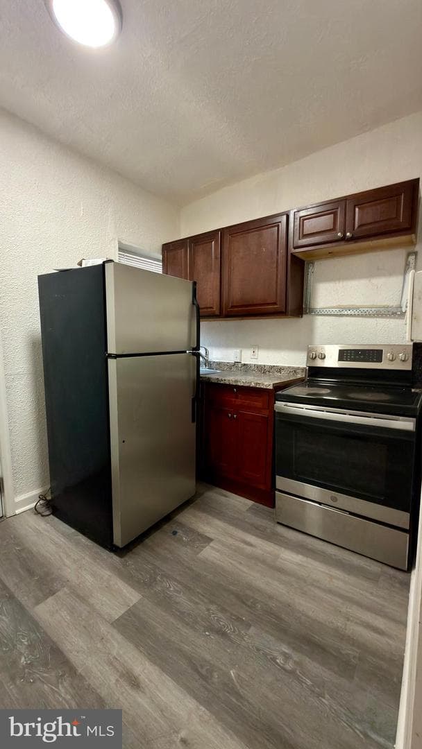 2124 Hollins Street photo 12
