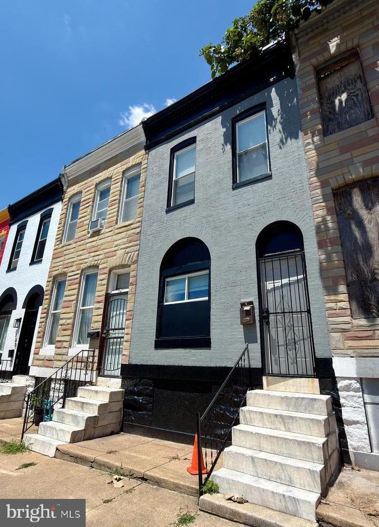 2124 Hollins Street photo 14
