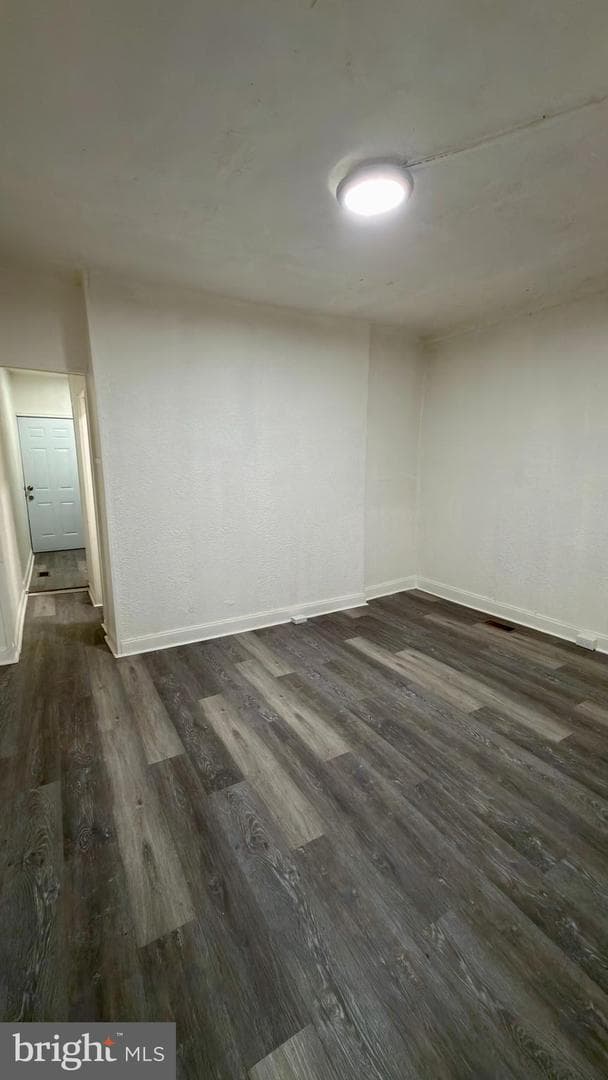 2124 Hollins Street photo 9