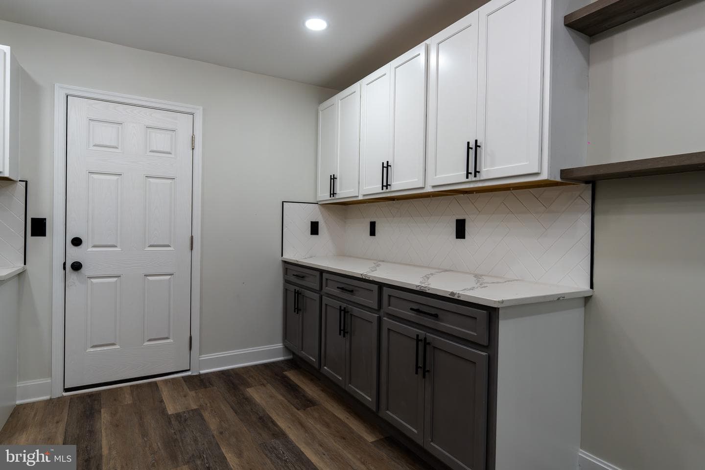 302 Gilmor Street photo 8
