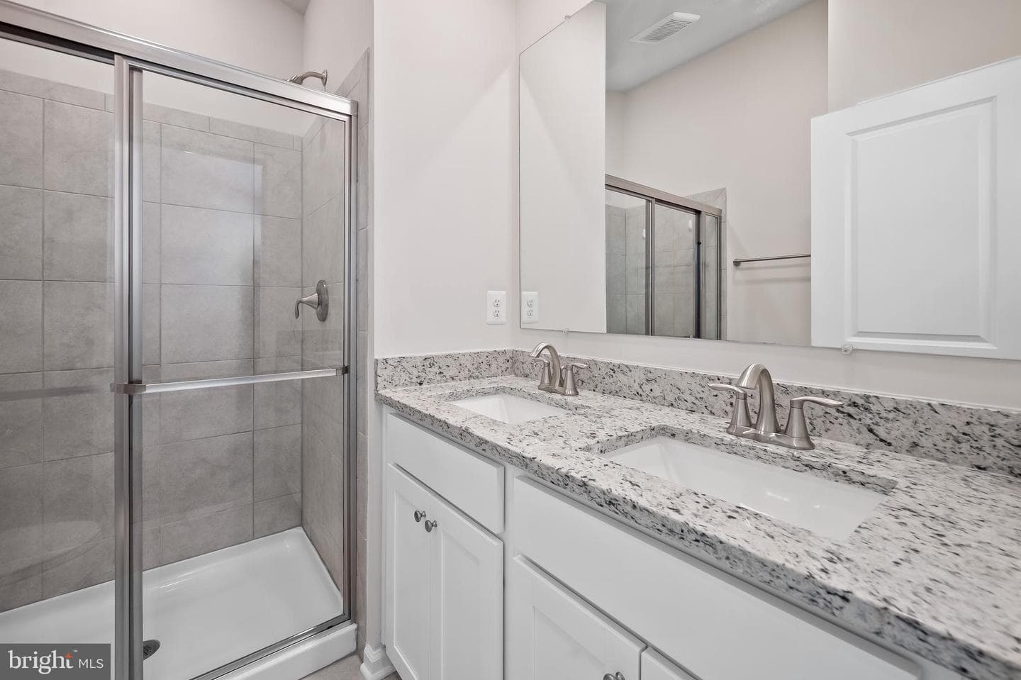 647 Mozart Way photo 23