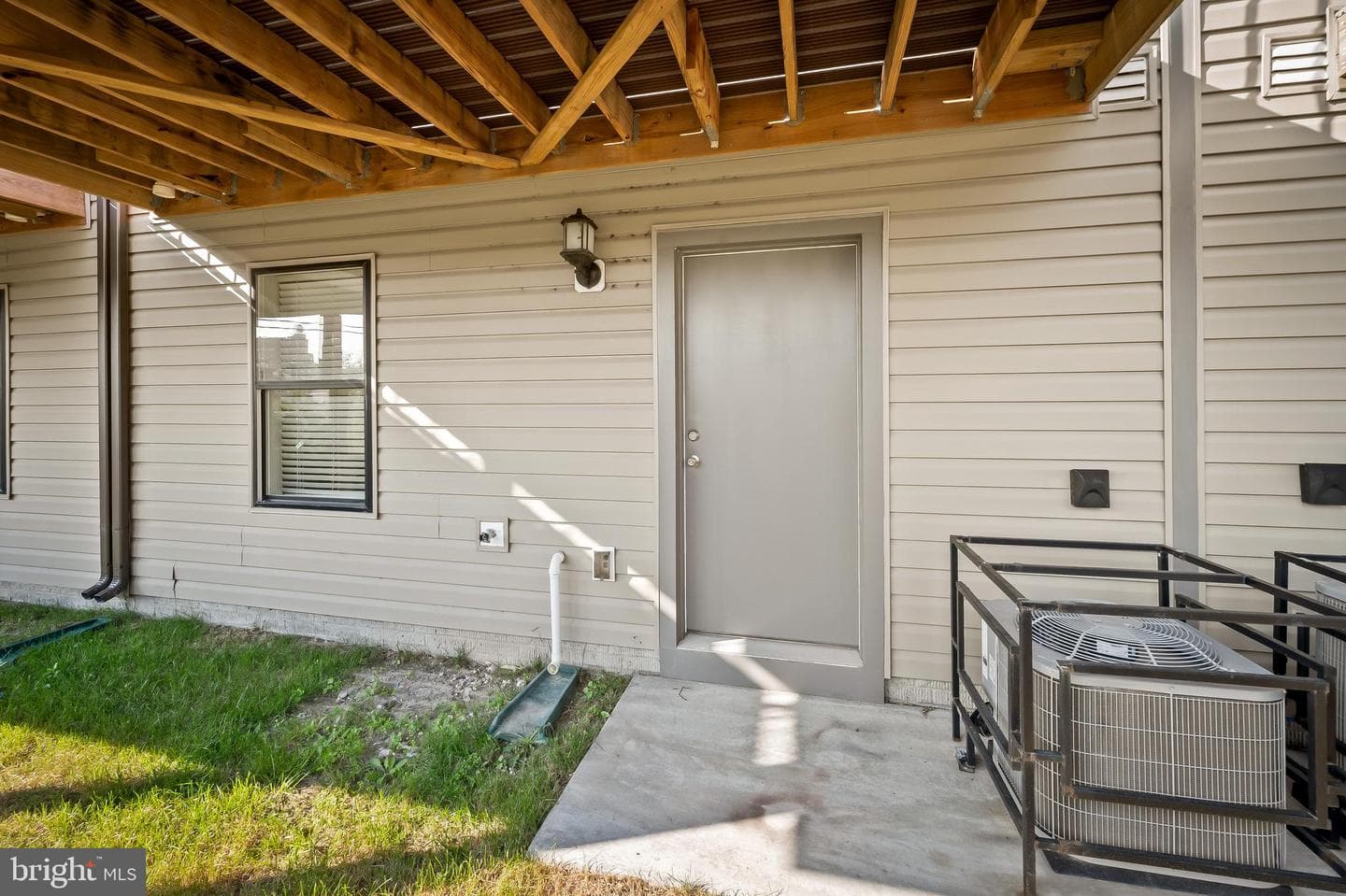 647 Mozart Way photo 33