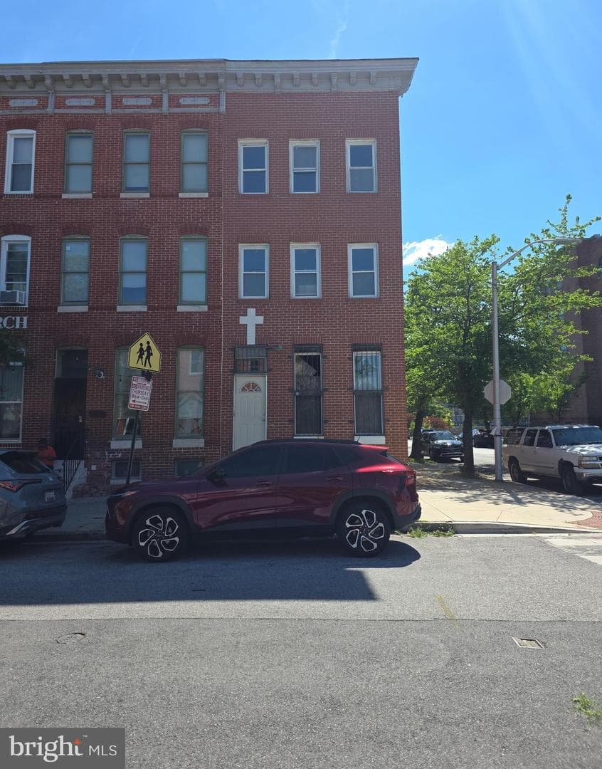 1501 N Eden Street photo 3