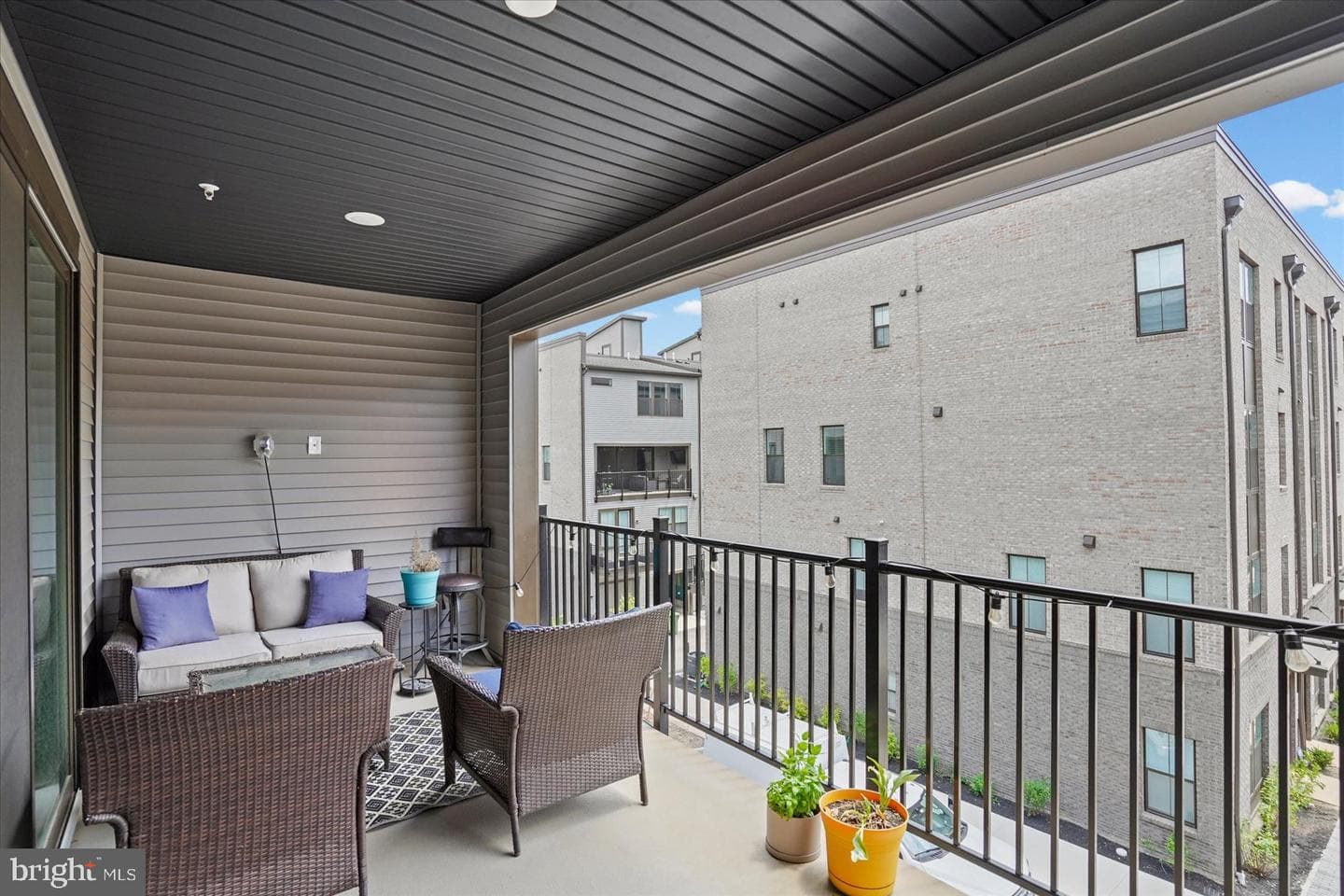 113b E Cromwell Street photo 14