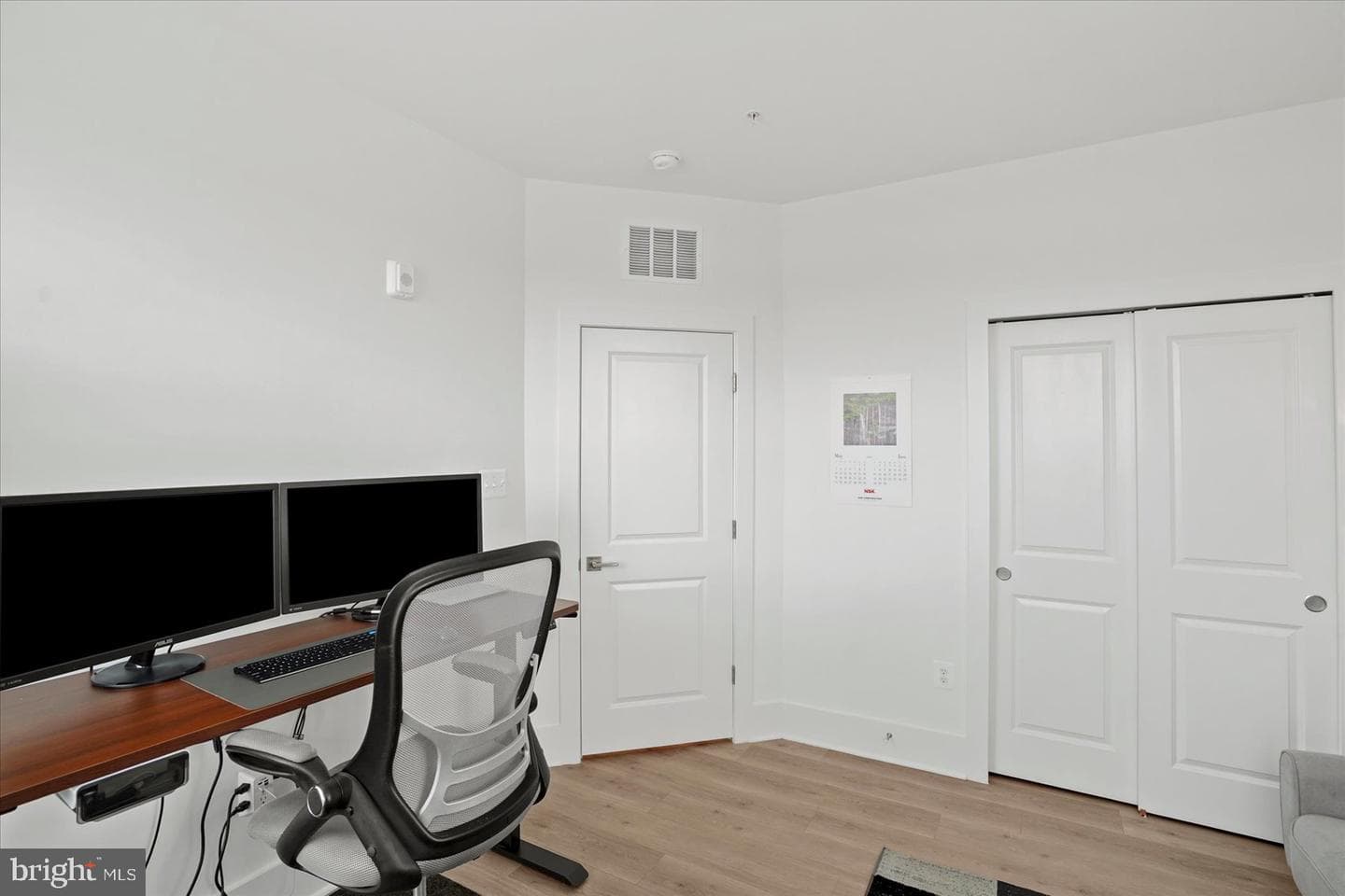 113b E Cromwell Street photo 22