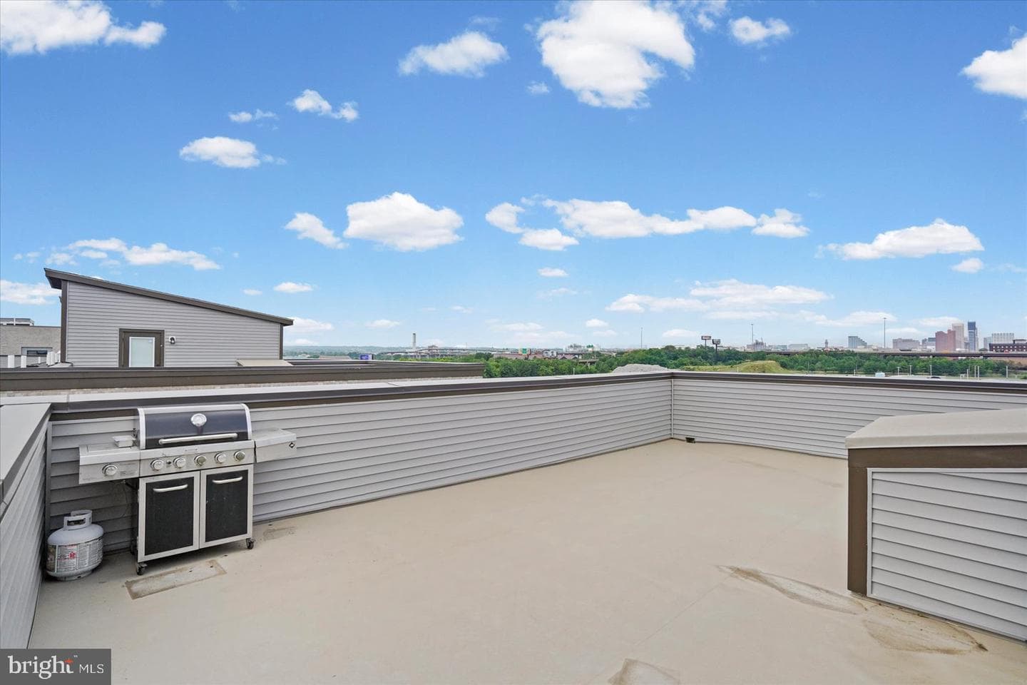 113b E Cromwell Street photo 28