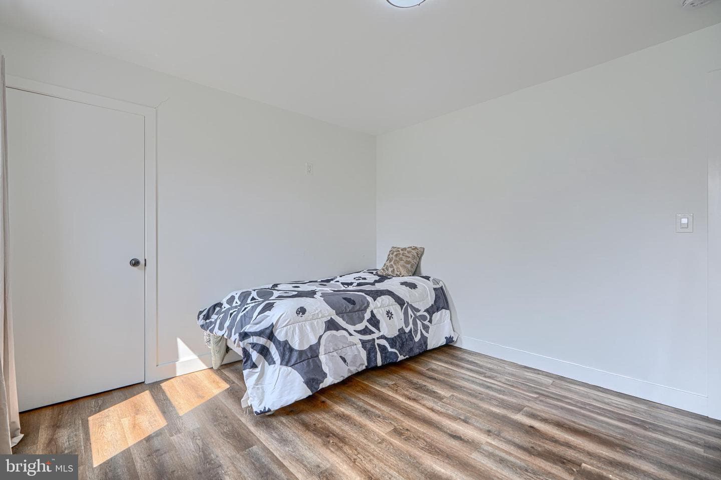 4212 Powell Avenue photo 17