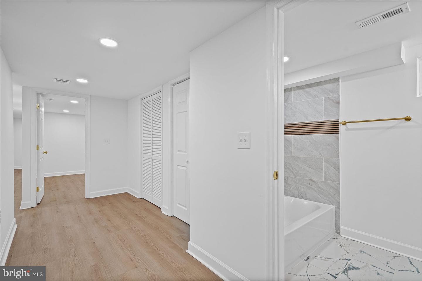 38 N Monastery Avenue photo 33