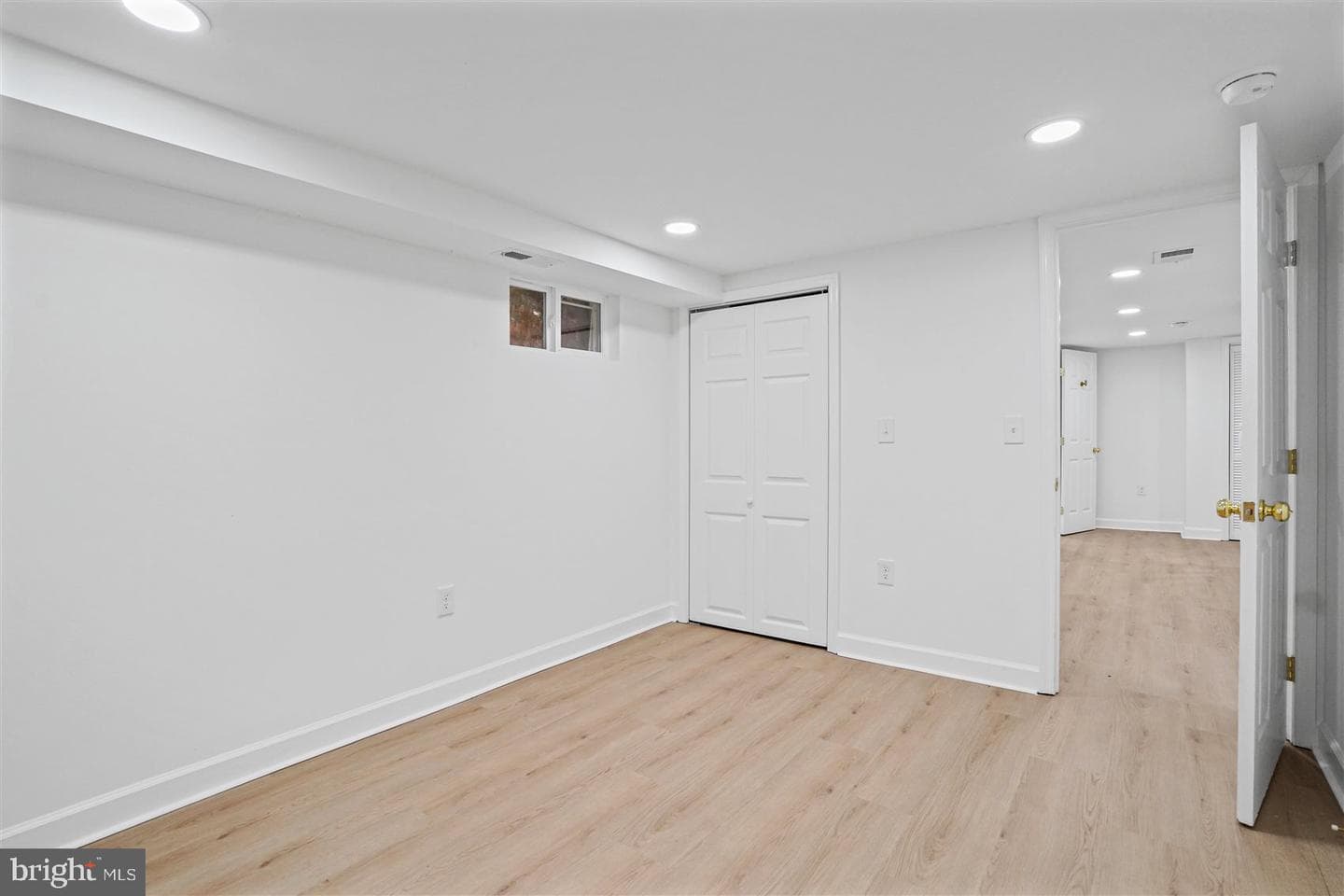 38 N Monastery Avenue photo 35