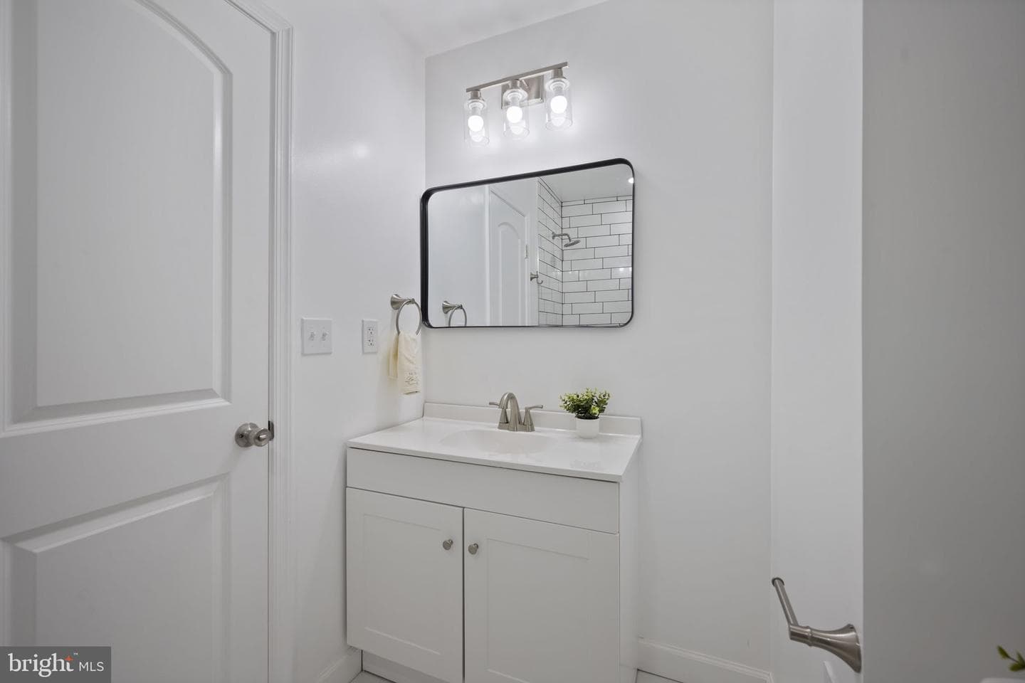 328 S Macon Street photo 11
