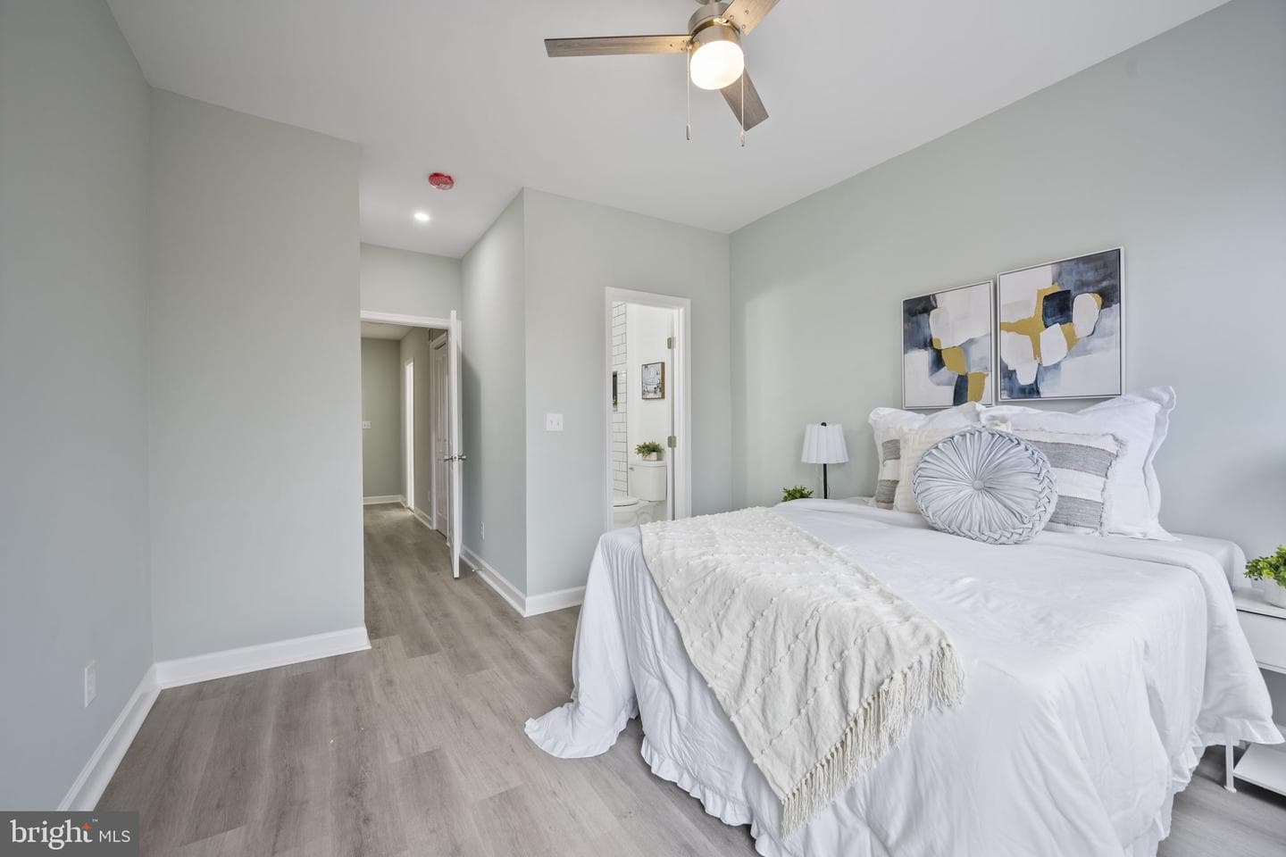 328 S Macon Street photo 14