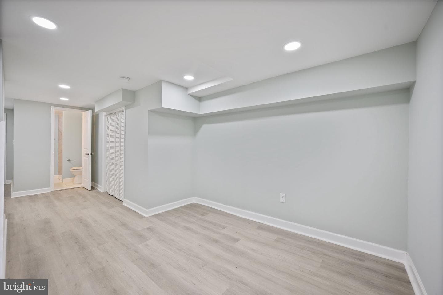 328 S Macon Street photo 20