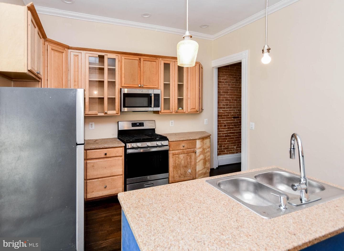 2035 Madison Avenue photo 12