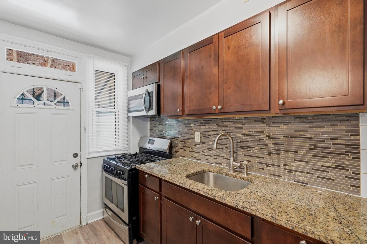 5126 Arbutus Avenue photo 13